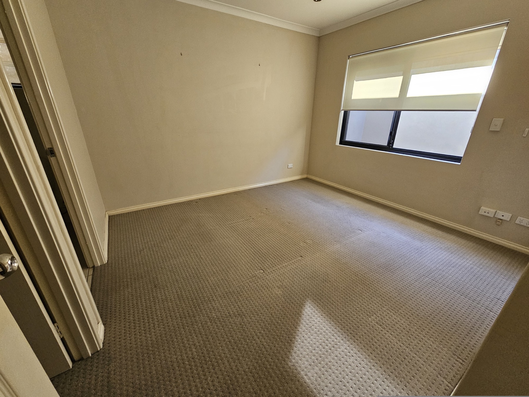Empty room prepared for handover
